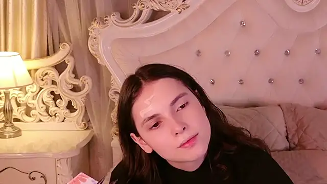 GIGI DAV online show from January 18, 2026, 8:34 pm