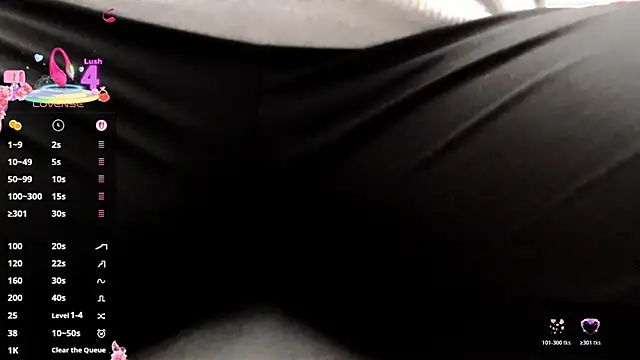 Snapshot of Wetandnaughtyxx chatting on October 21, 2025, 9:54 am Wetandnaughtyxx online show from October 21, 2025, 9:54 am