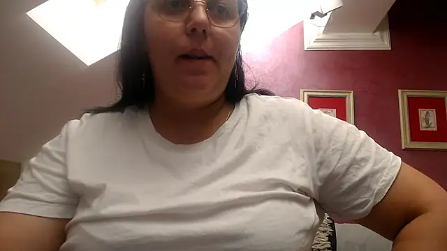Wetandnaughtyxx online show from June 16, 2026, 7:33 am