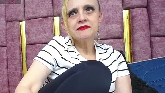 VICTORIAHANK  online show from March 17, 2026, 7:28 pm