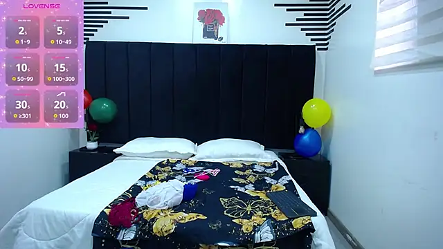 Snapshot of CamiilaReyes chatting on October 16, 2025, 1:23 pm CamiilaReyes online show from October 16, 2025, 1:23 pm