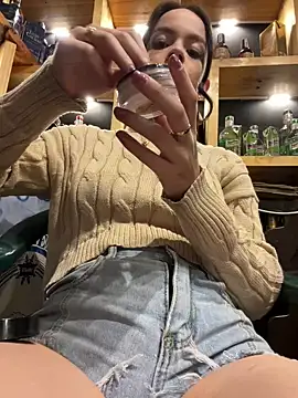 JullieBoo online show from February 18, 2025, 4:04 am
