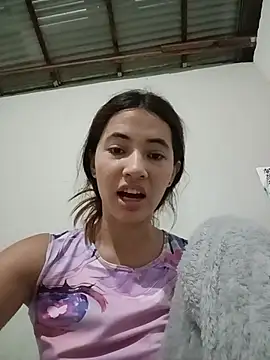 Snapshot of -Nicol chatting on October 28, 2025, 10:08 am -Nicol online show from October 28, 2025, 10:08 am