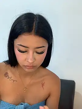 Snapshot of Miss_karol chatting on October 12, 2025, 7:13 pm Miss karol online show from October 12, 2025, 7:13 pm