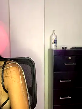 Snapshot of Miss_karol chatting on October 18, 2025, 5:57 pm Miss karol online show from October 18, 2025, 5:57 pm