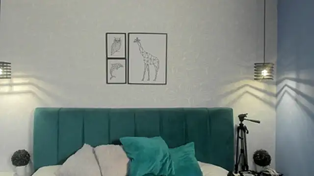ninna curly online show from May 12, 2026, 3:36 am