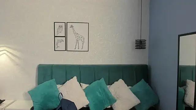 ninna curly online show from June 20, 2026, 4:04 am