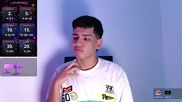 Snapshot of Santiago-Thompson chatting on February 28, 2026, 7:48 pm Santiago-Thompson online show from February 28, 2026, 7:48 pm