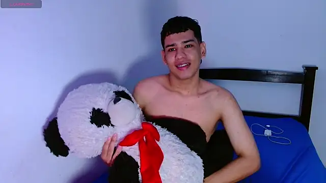 Snapshot of Santiago-Thompson chatting on March 4, 2026, 7:42 pm Santiago-Thompson online show from March 4, 2026, 7:42 pm