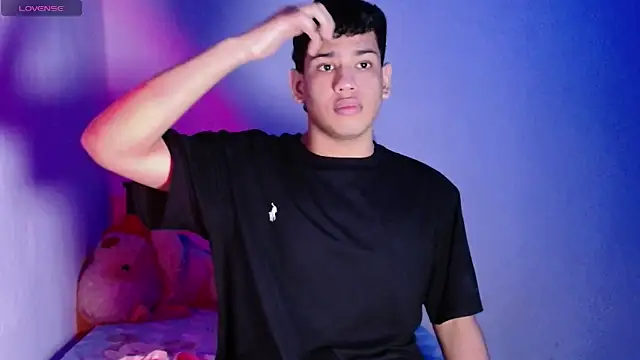 Snapshot of Santiago-Thompson chatting on March 16, 2026, 11:20 pm Santiago-Thompson online show from March 16, 2026, 11:20 pm