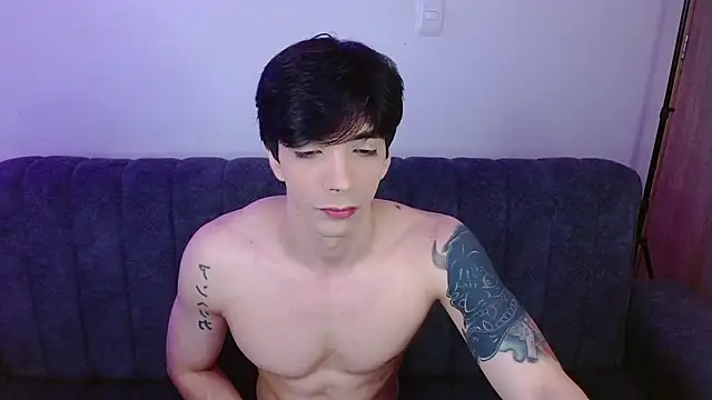 H3ll B0I online show from May 11, 2026, 3:34 am