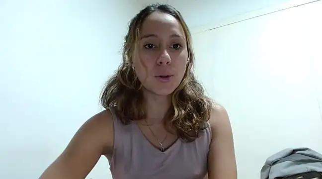 venus11 online show from March 4, 2025, 5:13 pm