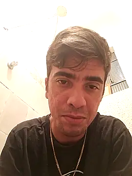 thallespessoa online show from October 18, 2025, 11:38 pm