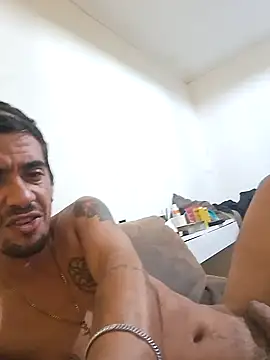 thallespessoa online show from February 6, 2026, 1:58 pm