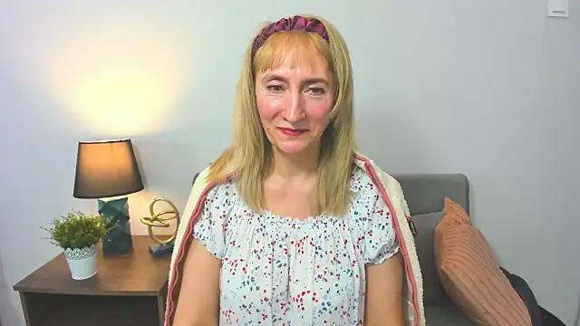 MargaretMilf69 online show from February 9, 2025, 2:29 pm