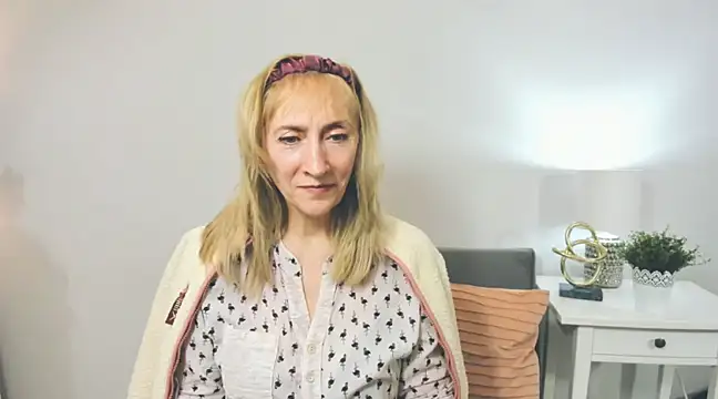 MargaretMilf69 online show from February 13, 2025, 4:28 pm