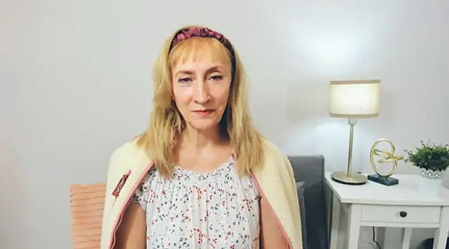 MargaretMilf69 online show from February 14, 2025, 1:08 pm
