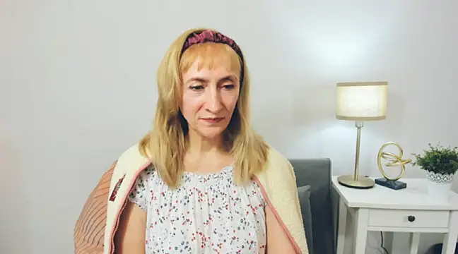 MargaretMilf69 online show from February 14, 2025, 4:09 pm