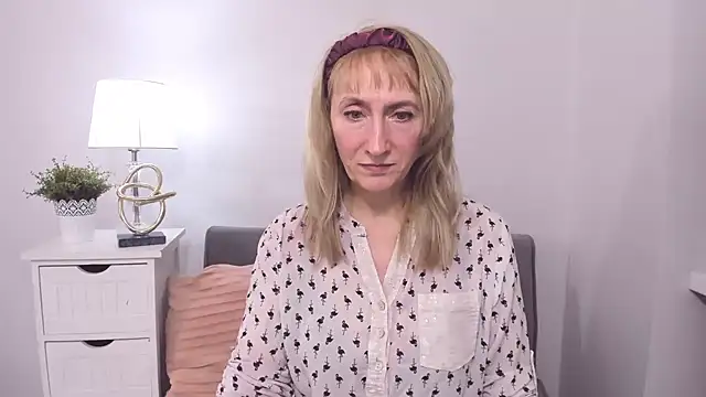 MargaretMilf69 online show from March 5, 2025, 4:46 pm