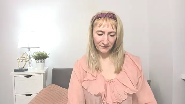 MargaretMilf69 online show from March 14, 2025, 4:30 pm
