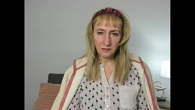 MargaretMilf69 online show from March 20, 2025, 4:31 pm