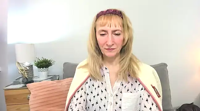 MargaretMilf69 online show from March 21, 2025, 1:34 pm