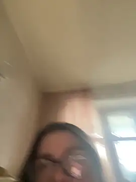 DearAlise online show from December 17, 2025, 10:32 am