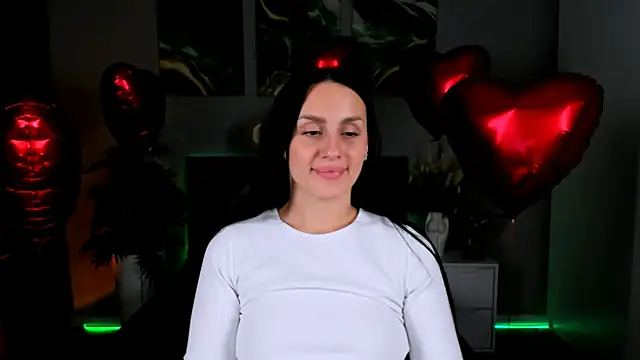 EmiliaBeynard online show from February 13, 2025, 4:28 pm