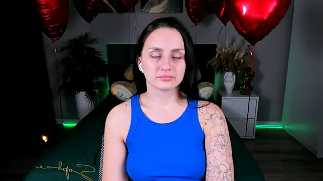 EmiliaBeynard online show from February 24, 2025, 4:58 pm