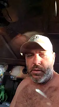 Snapshot of thickdaddy2982 chatting on March 22, 2025, 11:09 pm thickdaddy2982 online show from March 22, 2025, 11:09 pm