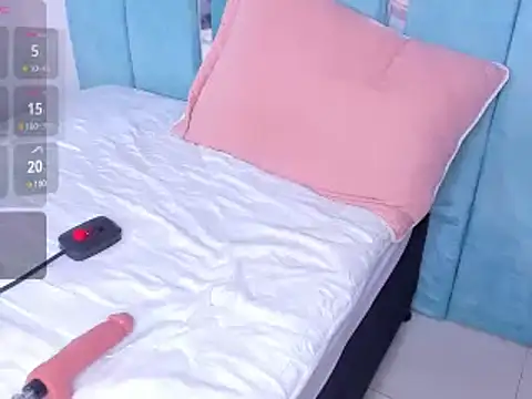 Snapshot of AlexxaSmall chatting on February 12, 2025, 2:54 pm AlexxaSmall online show from February 12, 2025, 2:54 pm