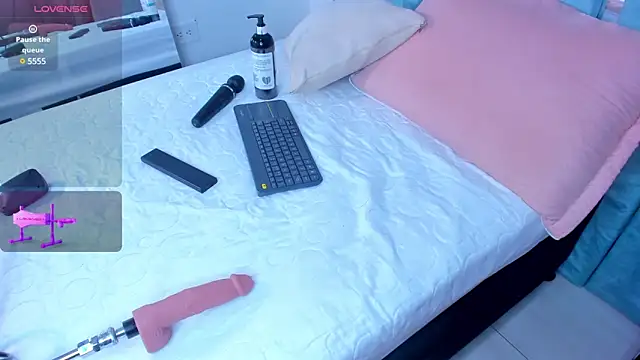 Snapshot of AlexxaSmall chatting on February 19, 2025, 11:49 am AlexxaSmall online show from February 19, 2025, 11:49 am