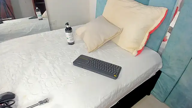 Snapshot of AlexxaSmall chatting on March 10, 2025, 11:42 am AlexxaSmall online show from March 10, 2025, 11:42 am