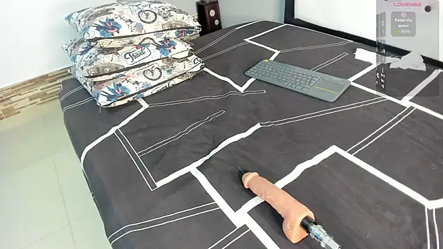 Snapshot of AlexxaSmall chatting on October 29, 2025, 2:47 am AlexxaSmall online show from October 29, 2025, 2:47 am