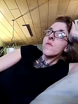 Astrid-Gilbert online show from February 20, 2025, 9:42 pm