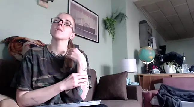 Astrid-Gilbert online show from February 26, 2025, 12:03 pm