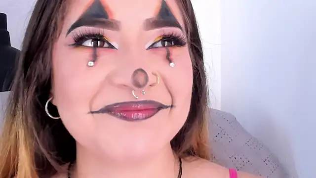 Snapshot of Shanntal_ chatting on October 3, 2025, 7:55 pm Shanntal online show from October 3, 2025, 7:55 pm