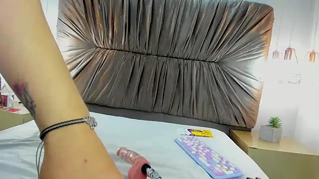 zoe taylorr1 online show from March 2, 2025, 7:21 am