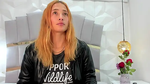 zoe taylorr1 online show from March 8, 2025, 10:43 am