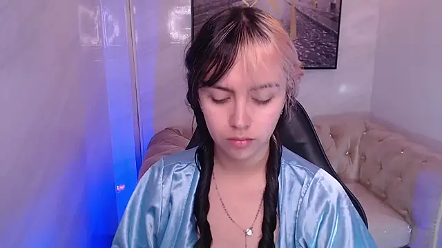 Snapshot of Hela_v chatting on February 28, 2026, 1:01 pm Hela v online show from February 28, 2026, 1:01 pm