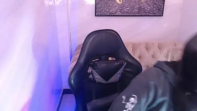 Snapshot of Hela_v chatting on March 3, 2026, 12:55 pm Hela v online show from March 3, 2026, 12:55 pm