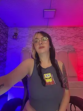 Snapshot of Hela_v chatting on March 18, 2026, 2:31 pm Hela v online show from March 18, 2026, 2:31 pm