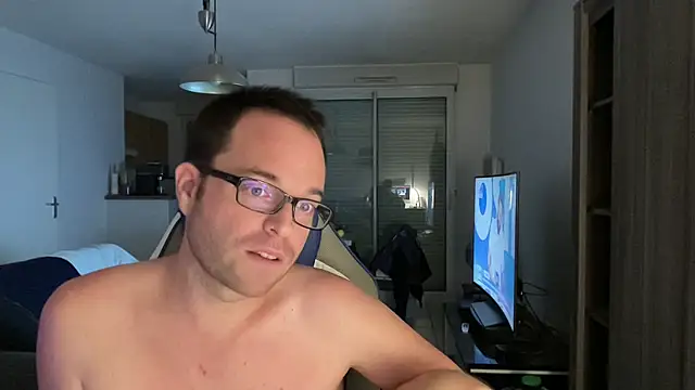 Funnyjul31 online show from February 12, 2025, 7:35 pm