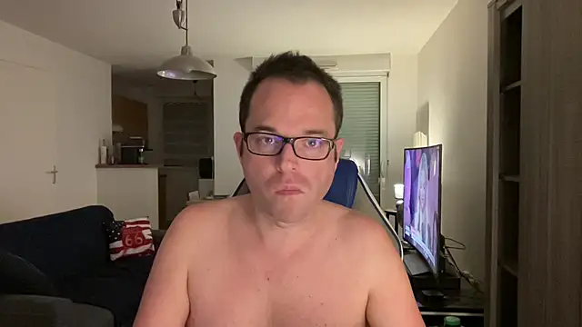 Funnyjul31 online show from February 18, 2025, 6:26 pm