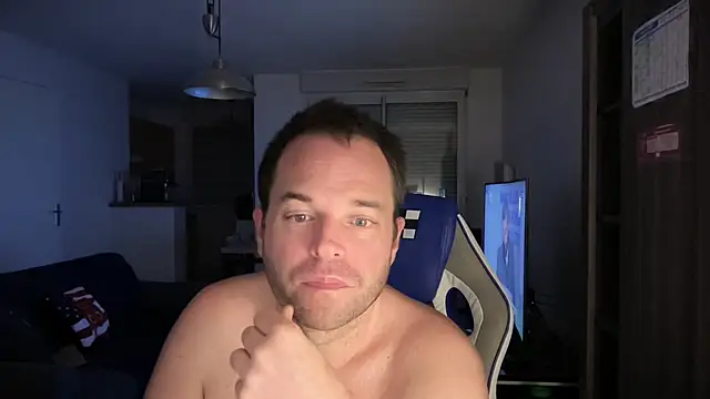 Funnyjul31 online show from March 5, 2025, 7:06 pm