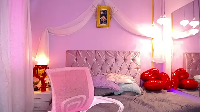 LeilaRasi online show from February 20, 2025, 11:53 am