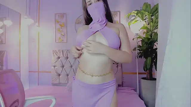 LeilaRasi online show from November 8, 2025, 9:24 pm