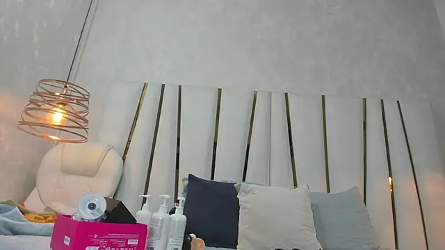 Snapshot of violet_gray_ chatting on July 22, 2026, 11:24 am violet gray online show from July 22, 2026, 11:24 am