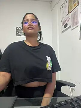 my cam online show from March 7, 2025, 8:22 pm