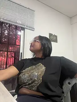 my cam online show from March 21, 2025, 10:06 pm